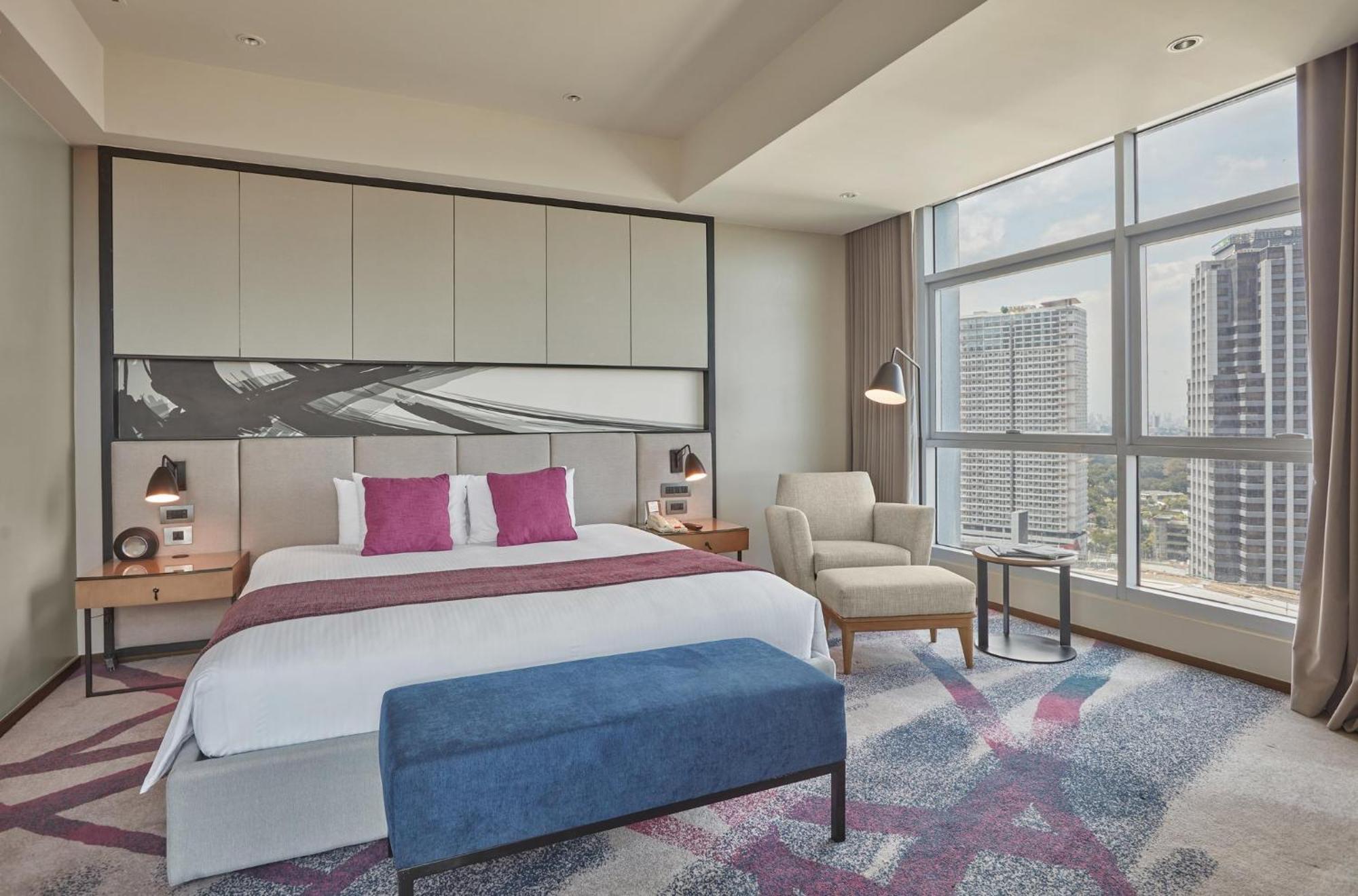 Pasig City Crowne Plaza Manila Galleria By Ihg מראה חיצוני תמונה