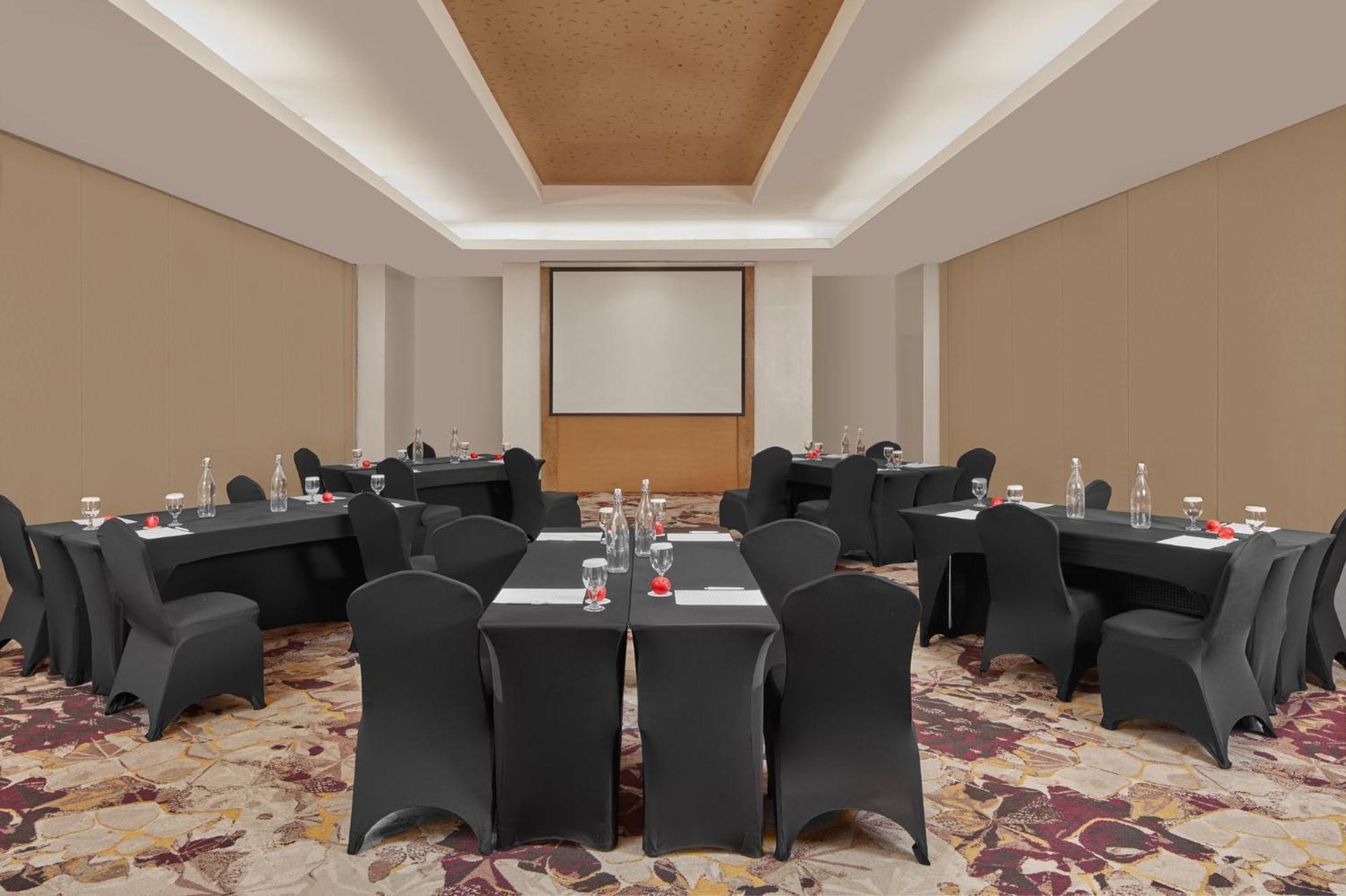 Pasig City Crowne Plaza Manila Galleria By Ihg מראה חיצוני תמונה