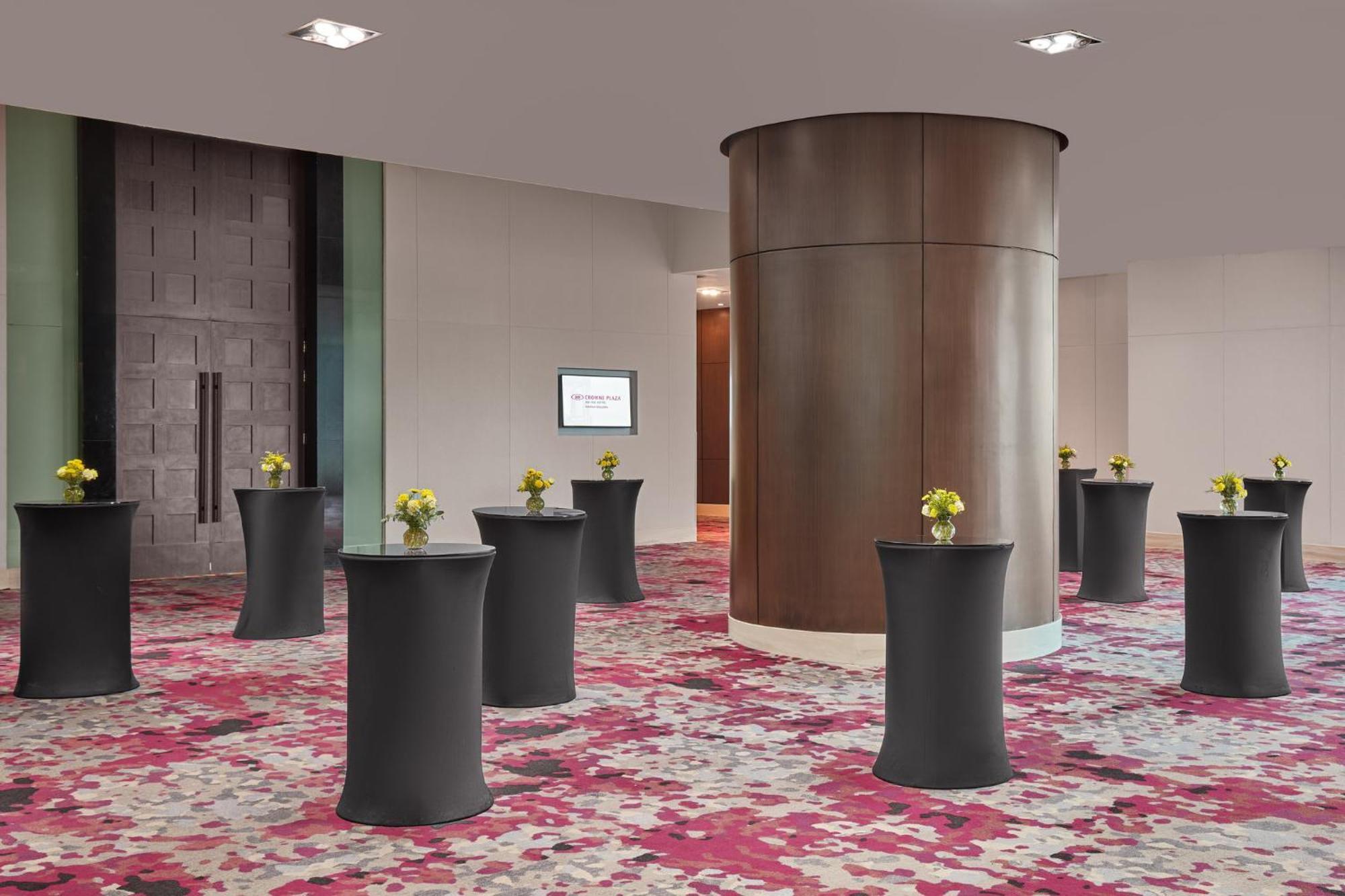 Pasig City Crowne Plaza Manila Galleria By Ihg מראה חיצוני תמונה