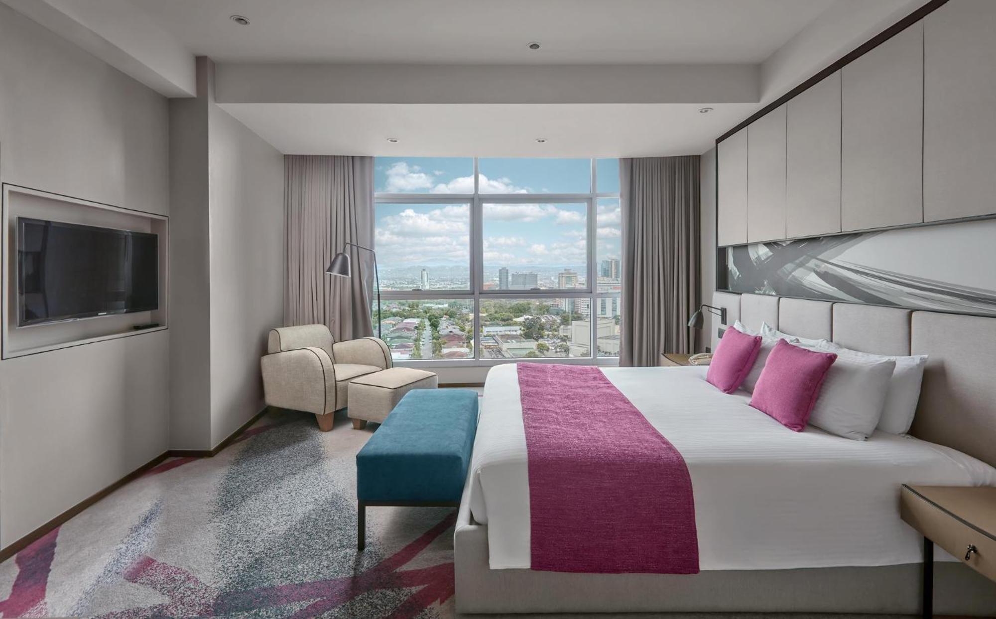 Pasig City Crowne Plaza Manila Galleria By Ihg מראה חיצוני תמונה